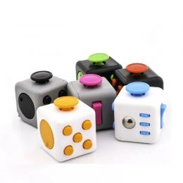 Fidget Cube Med 6 Olika Funktioner - Välj Färg!