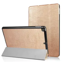 iPad 9.7" (2017) / (2018) - Slimfit Tri-Fold Fodral - Guld