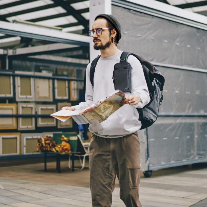 Bild 2, Spigen Crossbody Axelväska Svart