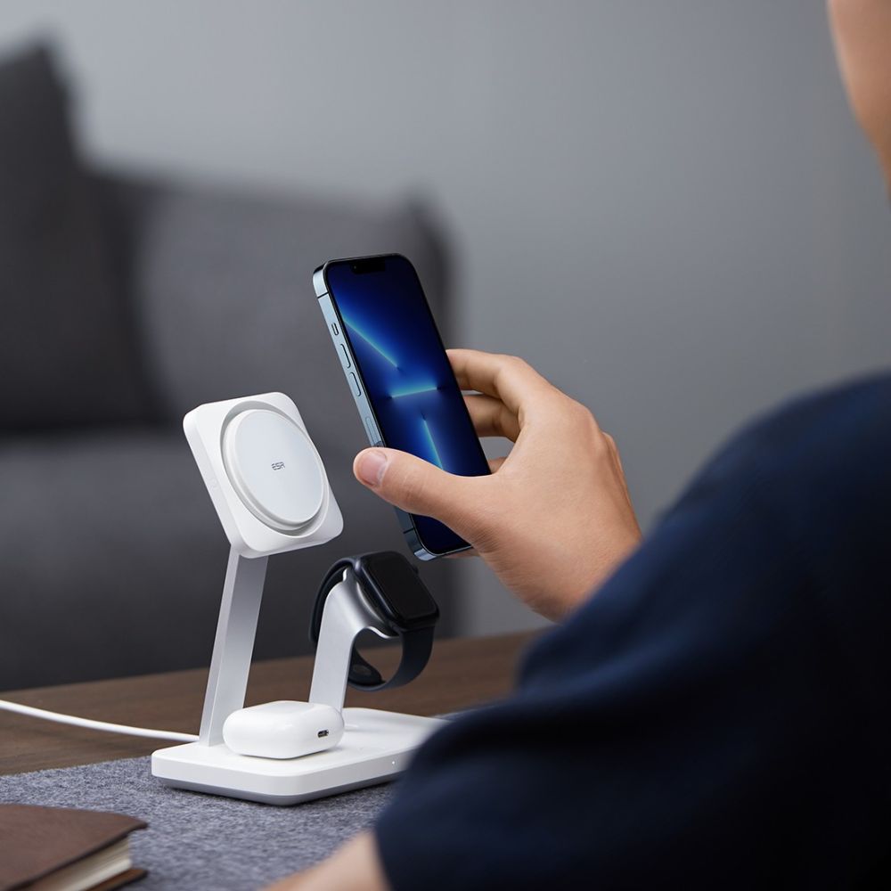 ESR HaloLock 3in1 CryoBoost MagSafe Trådlös Laddare Artic White